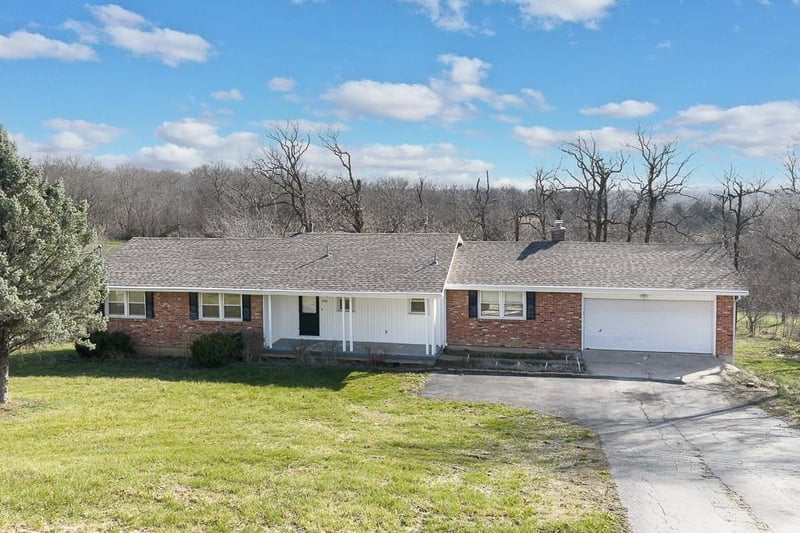 1021 Kouns Ln, Kansas City, KS 66111