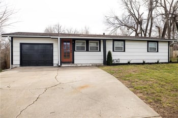 9201 E 79th St, Kansas City, MO 64138