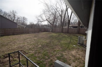9201 E 79th St, Kansas City, MO 64138