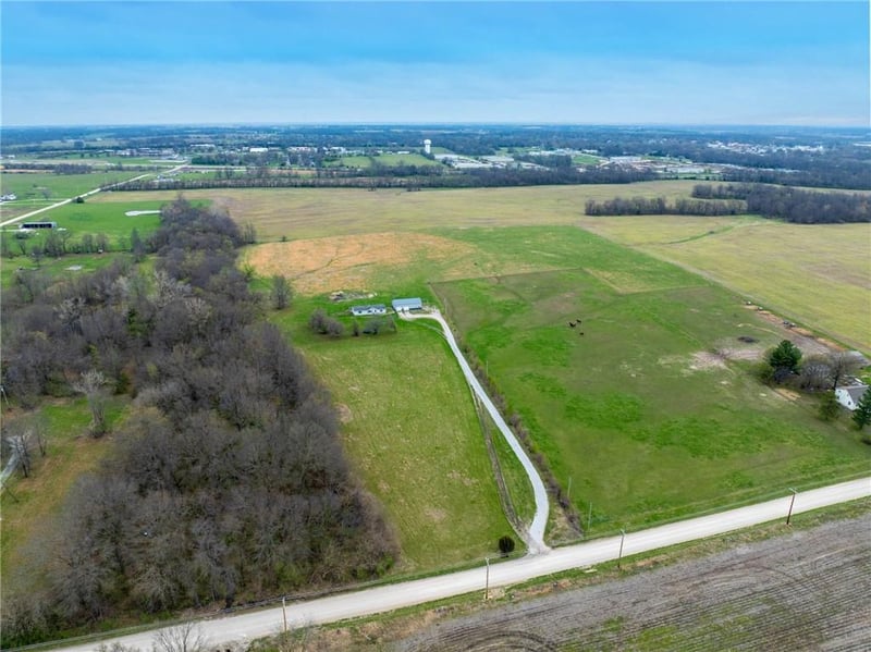 24237 Husk Rd, Brookfield, MO 64628