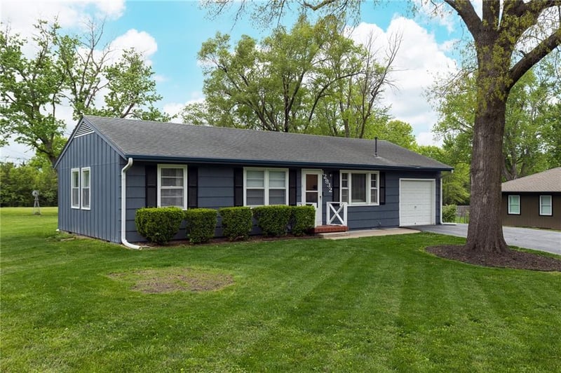 12932 Virginia Ave, Kansas City, MO 64146