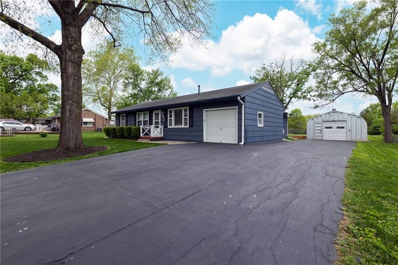 12932 Virginia Ave, Kansas City, MO 64146