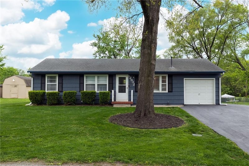 12932 Virginia Ave, Kansas City, MO 64146