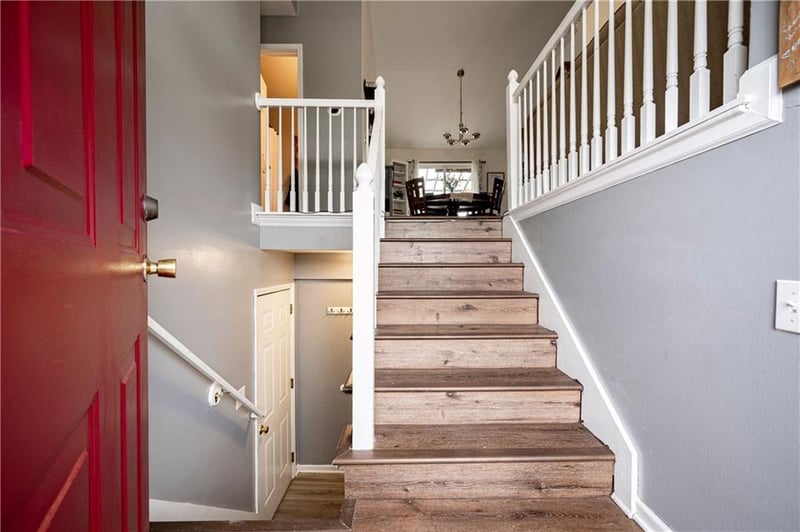 955 Stone Creek Cir, Gardner, KS 66030