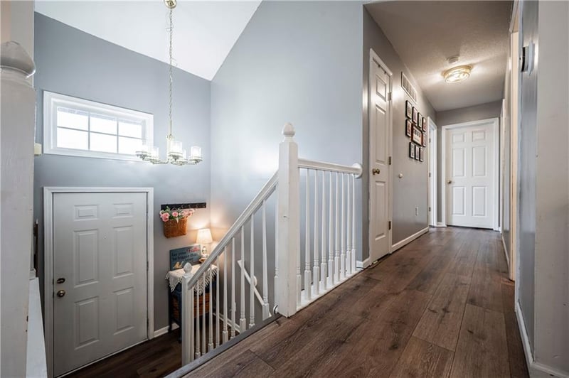 955 Stone Creek Cir, Gardner, KS 66030