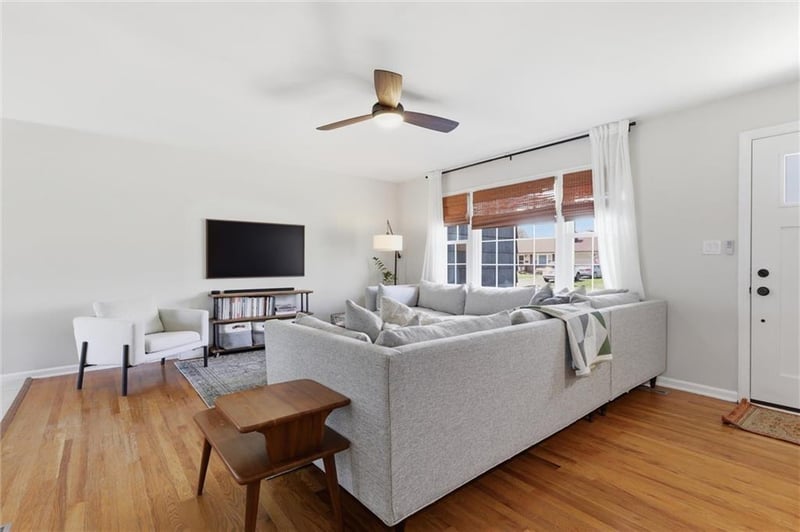 4853 Gladstone Ave, Kansas City, MO 64119