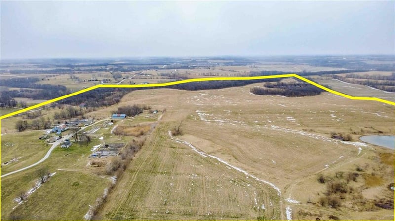 22305 P Hw, Weston, MO 64098