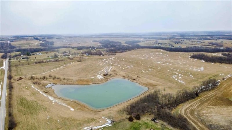 22305 P Hw, Weston, MO 64098