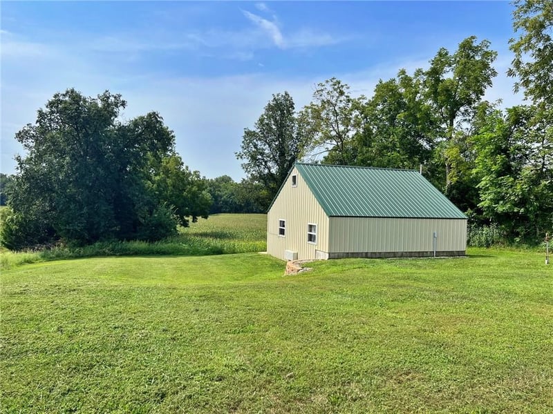 5947 State Highway Dd Hw, Albany, MO 64441