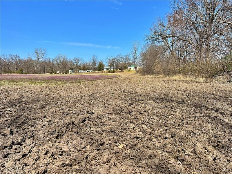 5947 State Highway Dd Hw, Albany, MO 64441