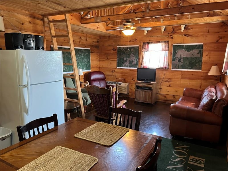 5947 State Highway Dd Hw, Albany, MO 64441