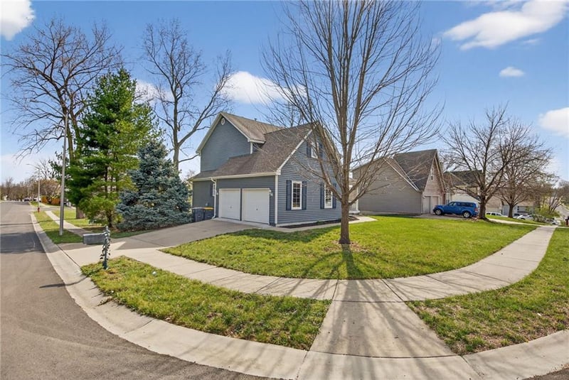 10001 87th St, Kansas City, MO 64153