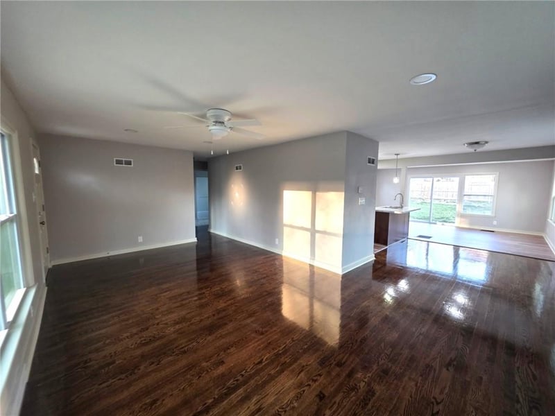 2748 Fairleigh Ter, St Joseph, MO 64506
