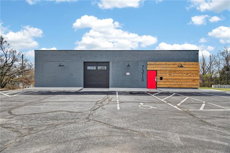 7315 Sni A Bar Rd, Kansas City, MO 64129