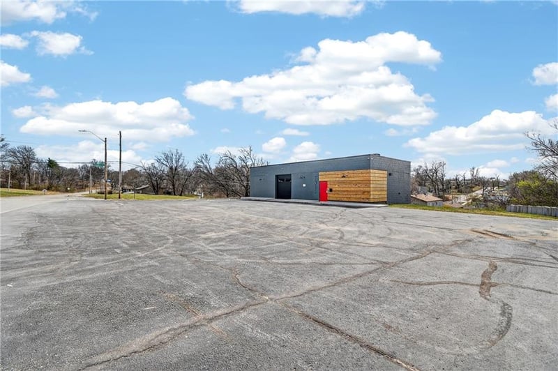 7315 Sni A Bar Rd, Kansas City, MO 64129