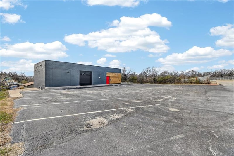 7315 Sni A Bar Rd, Kansas City, MO 64129