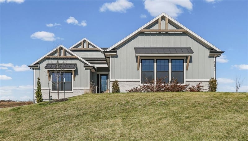 2200 Quail Dr, Independence, MO 64057