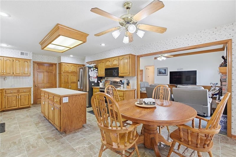 3100 68 Ter, Gladstone, MO 64119