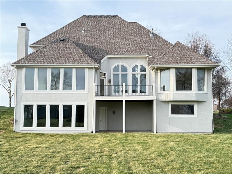 6205 101st St, Kansas City, MO 64154