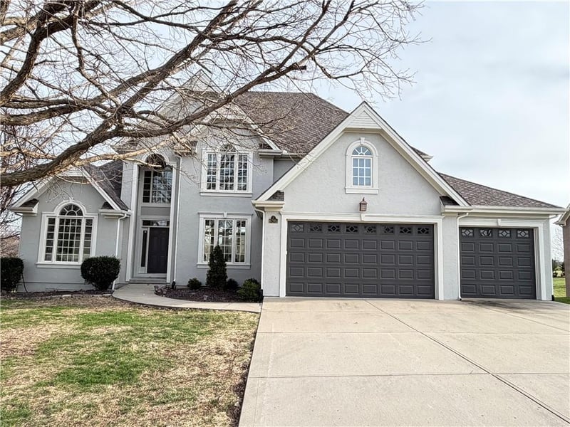 6205 101st St, Kansas City, MO 64154