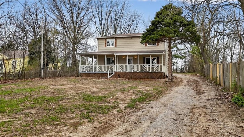 8324 Pershing Rd, Raytown, MO 64138