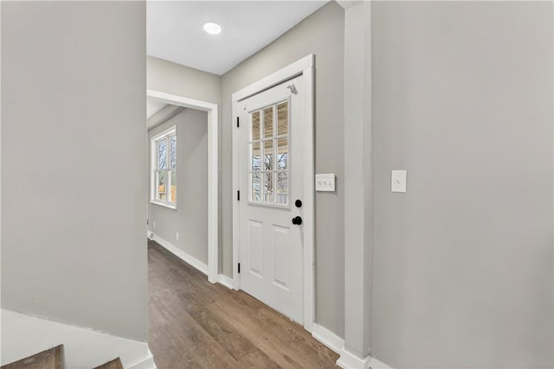 8324 Pershing Rd, Raytown, MO 64138