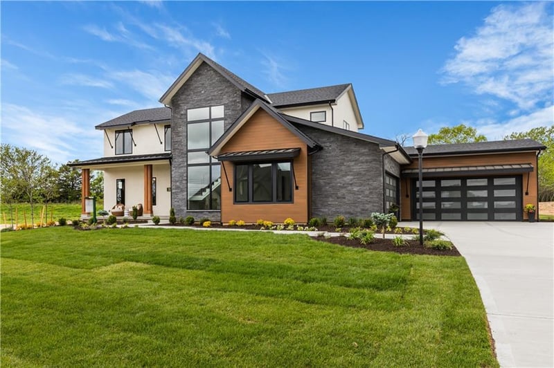 7470 Fawn Ave, Parkville, MO 64152
