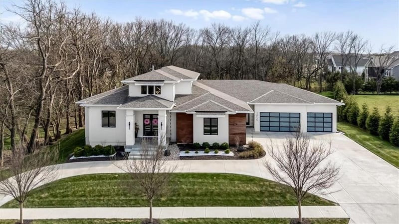 12715 146th St, Olathe, KS 66062