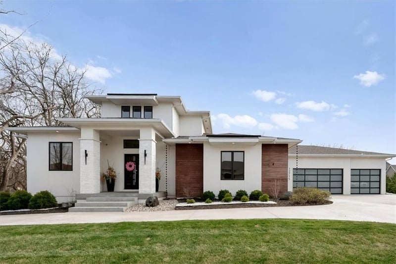 12715 146th St, Olathe, KS 66062
