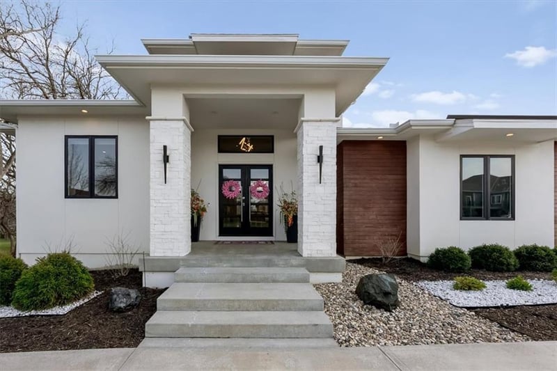 12715 146th St, Olathe, KS 66062