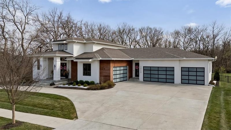 12715 146th St, Olathe, KS 66062