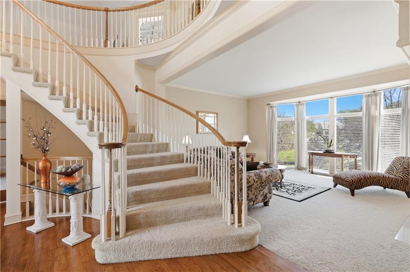 9227 Redbud Ln, Lenexa, KS 66220