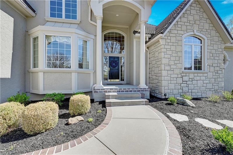 10853 Cedar Niles Cir, Olathe, KS 66061