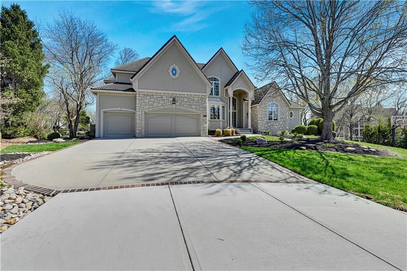 10853 Cedar Niles Cir, Olathe, KS 66061
