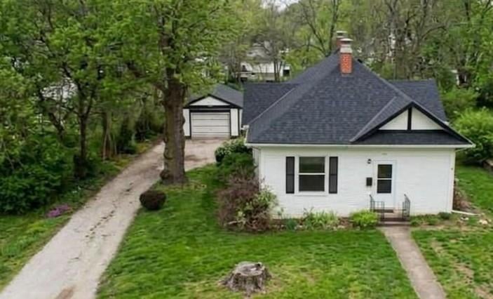 605 Lexington St, Richmond, MO 64085