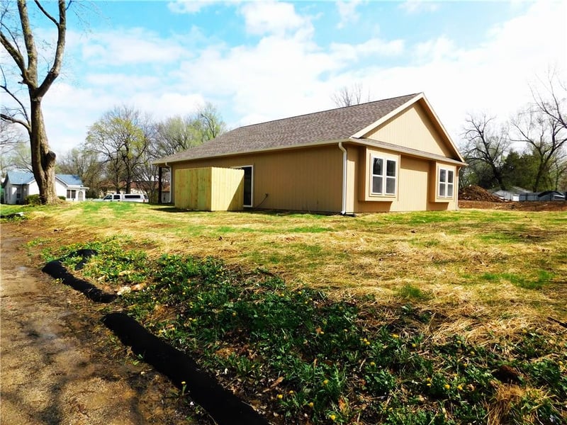 507 3rd St, Holden, MO 64040