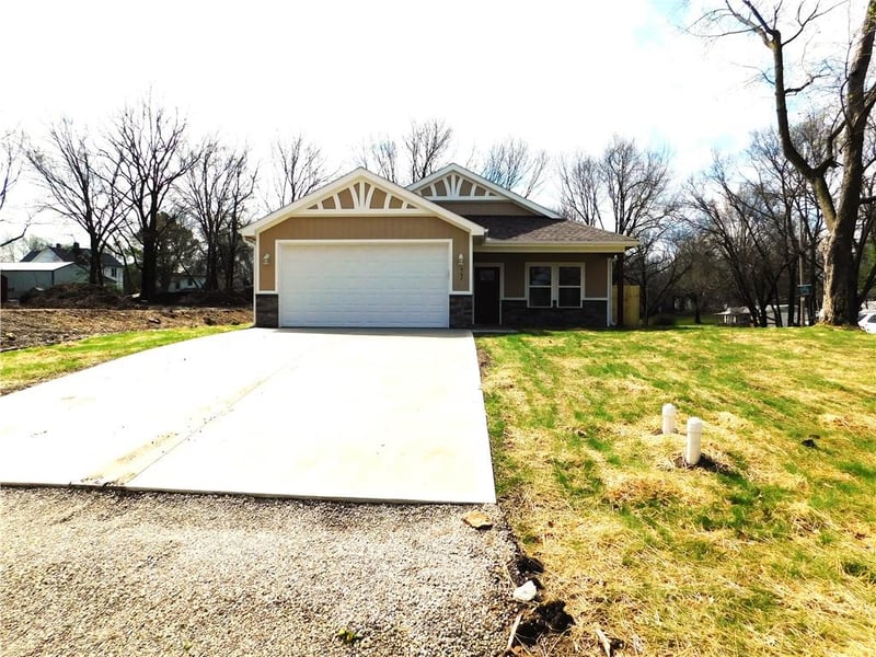 507 3rd St, Holden, MO 64040