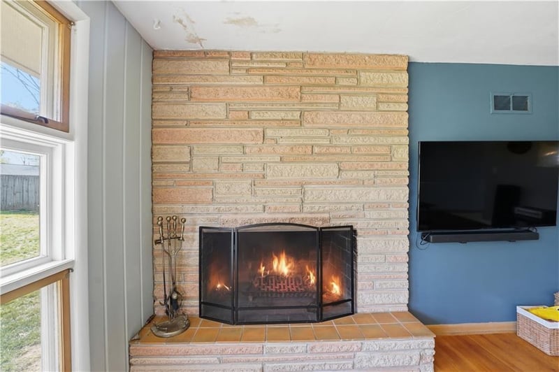 8221 Lamar Ave, Prairie Village, KS 66208