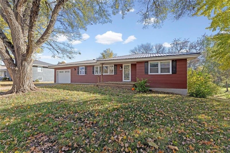 1327 Mulberry St, Ottawa, KS 66067