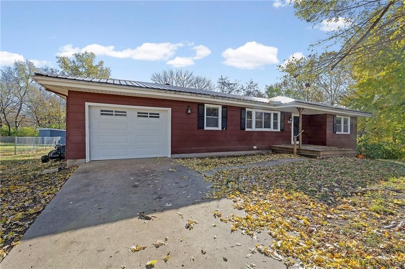1327 Mulberry St, Ottawa, KS 66067