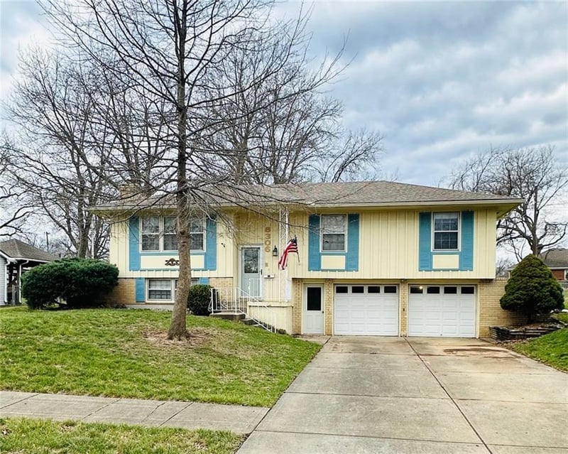8306 Northern St, Raytown, MO 64138
