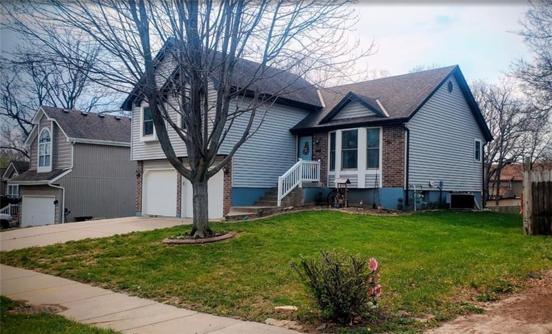 3220 Bryn Mawr Dr, Independence, MO 64057