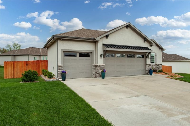 1102 Aspen Ct, Grain Valley, MO 64029
