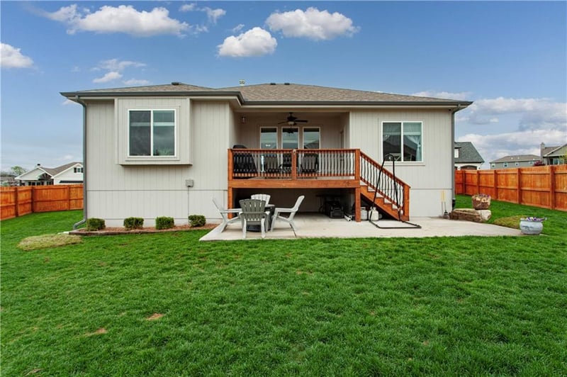 1102 Aspen Ct, Grain Valley, MO 64029