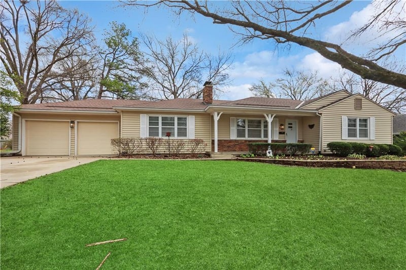 9809 Jarboe St, Kansas City, MO 64114