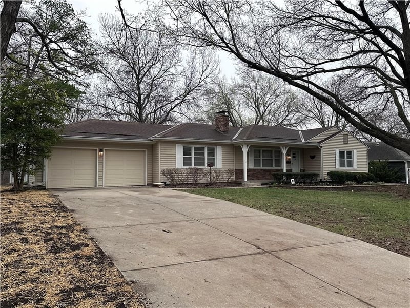 9809 Jarboe St, Kansas City, MO 64114