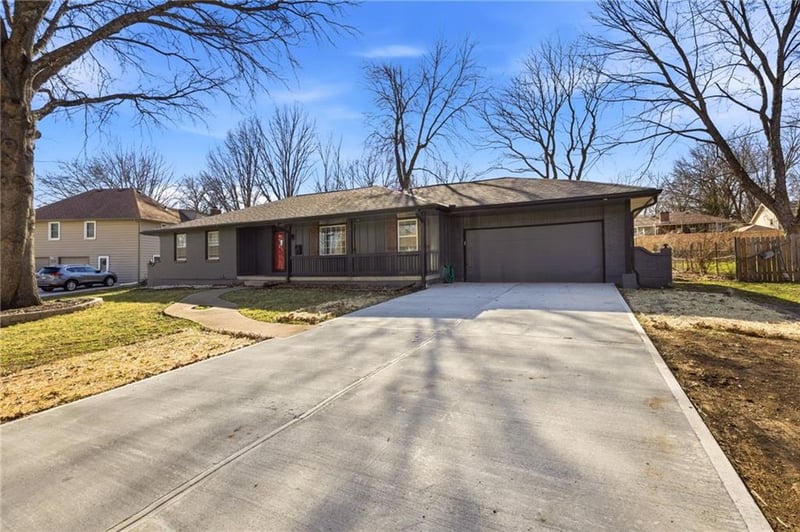 12718 Crystal Ave, Grandview, MO 64030