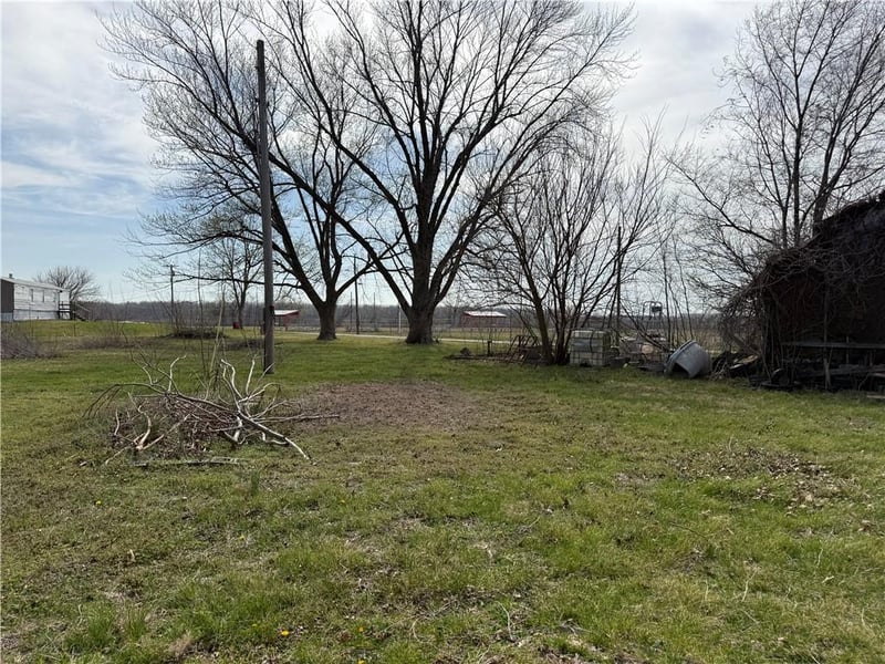 434 South St, Hardin, MO 64035