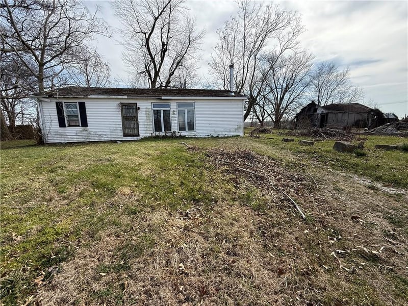 434 South St, Hardin, MO 64035