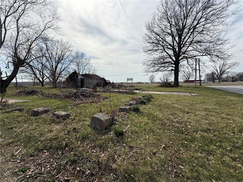 434 South St, Hardin, MO 64035